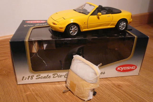 kyosho 1-18 jaune 2ème serie.JPG